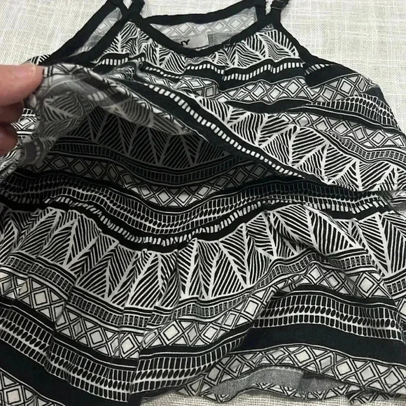 DKNY girls ruffle tank size 6 - Picture 2 of 4